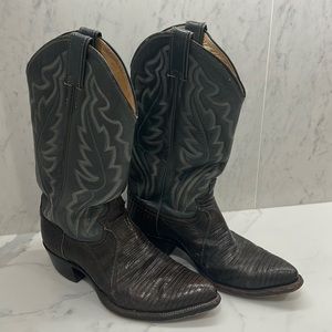 Perfectly broken in cowboy boot-excellent condition